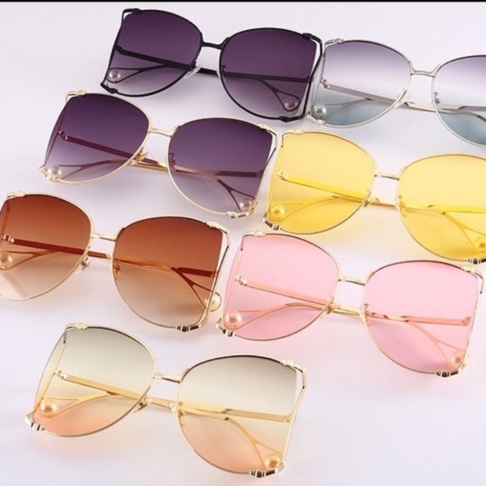 2 for $30 Clear Oversized Pearl Sunglasses - Picture 5 of 6